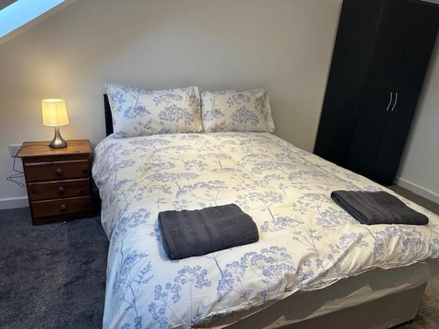 Luton Home Near Airport Private & Shared Bathroom Option Eksteriør billede