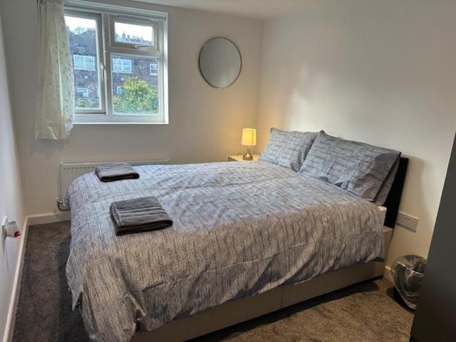 Luton Home Near Airport Private & Shared Bathroom Option Eksteriør billede