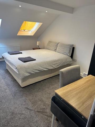 Luton Home Near Airport Private & Shared Bathroom Option Eksteriør billede
